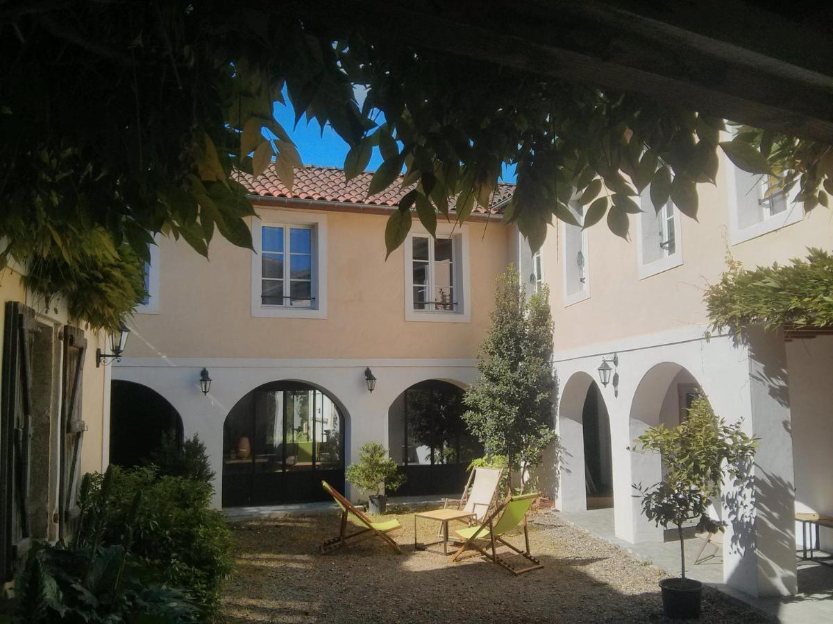 De L'Autre Cote Bed & Breakfast Garlin Exterior photo