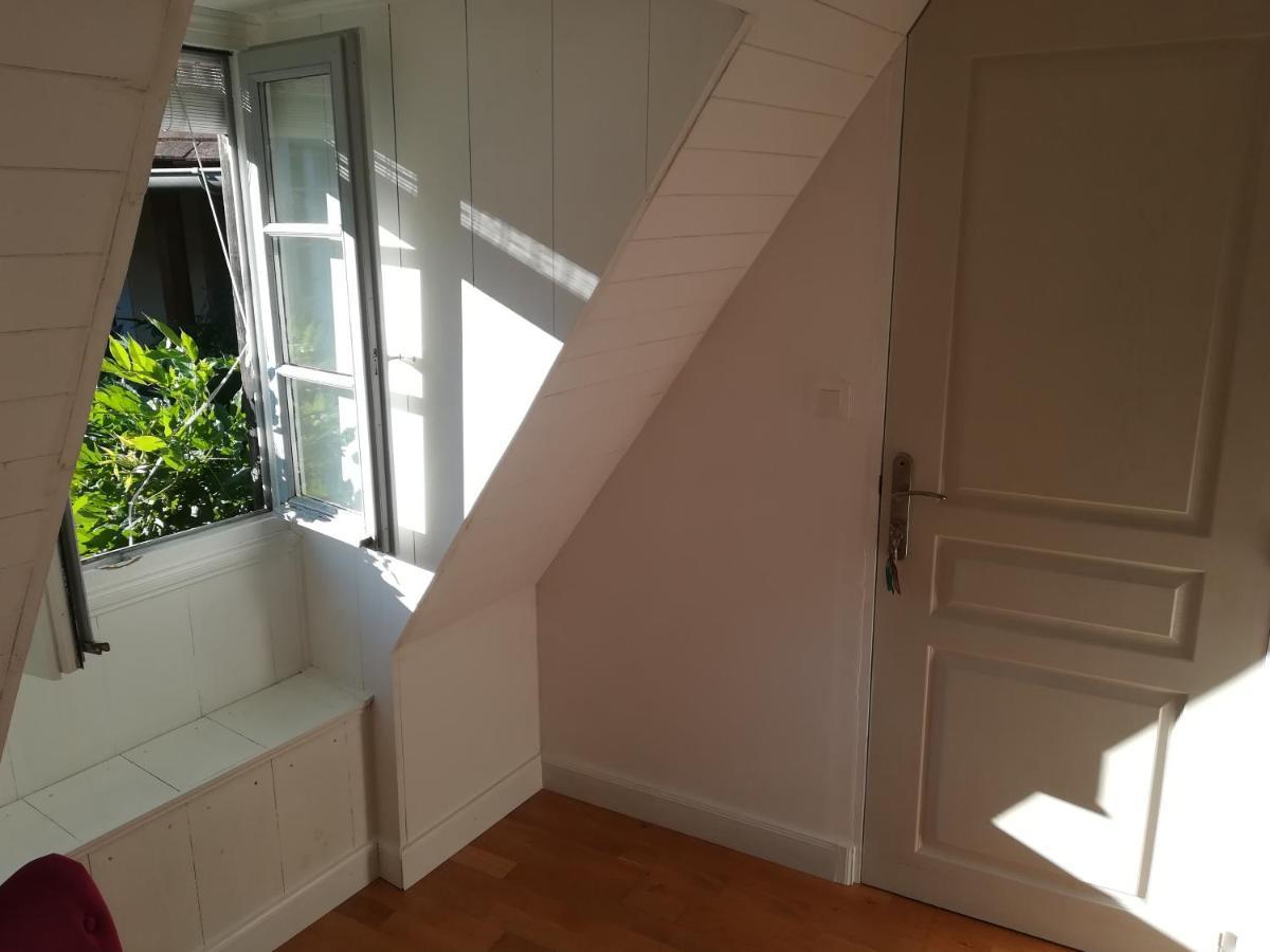 De L'Autre Cote Bed & Breakfast Garlin Exterior photo