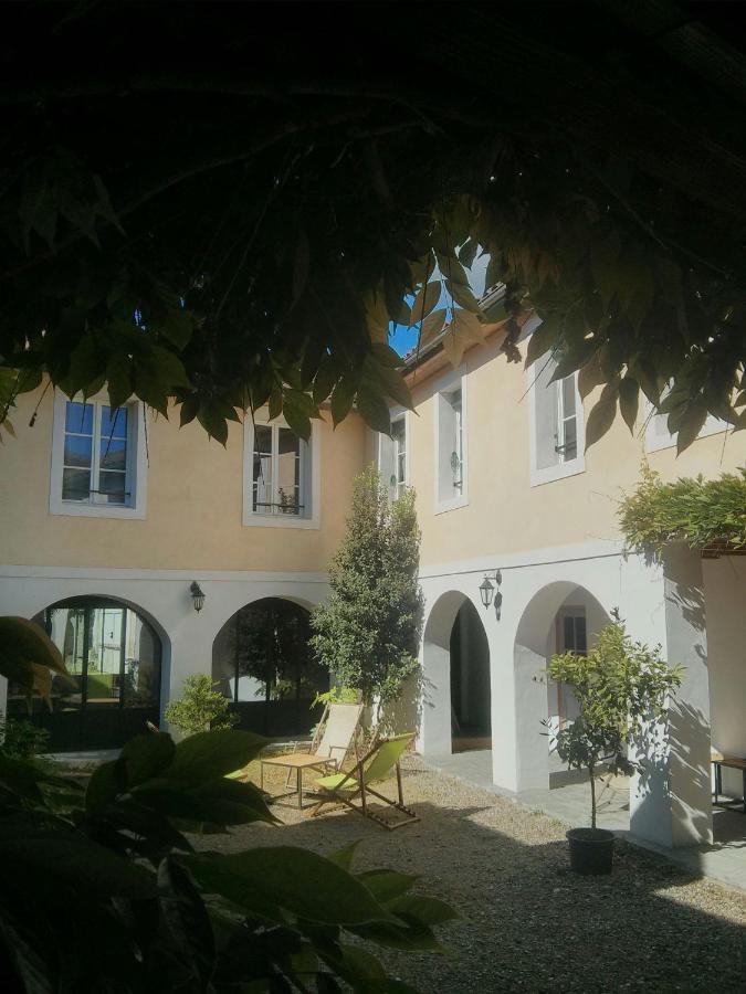 De L'Autre Cote Bed & Breakfast Garlin Exterior photo