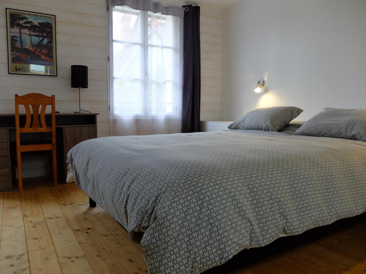 De L'Autre Cote Bed & Breakfast Garlin Exterior photo